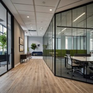 5 Minimalist Ideas for Stunning Small Glass Partition Designs in a Modern Office Space in Dubai